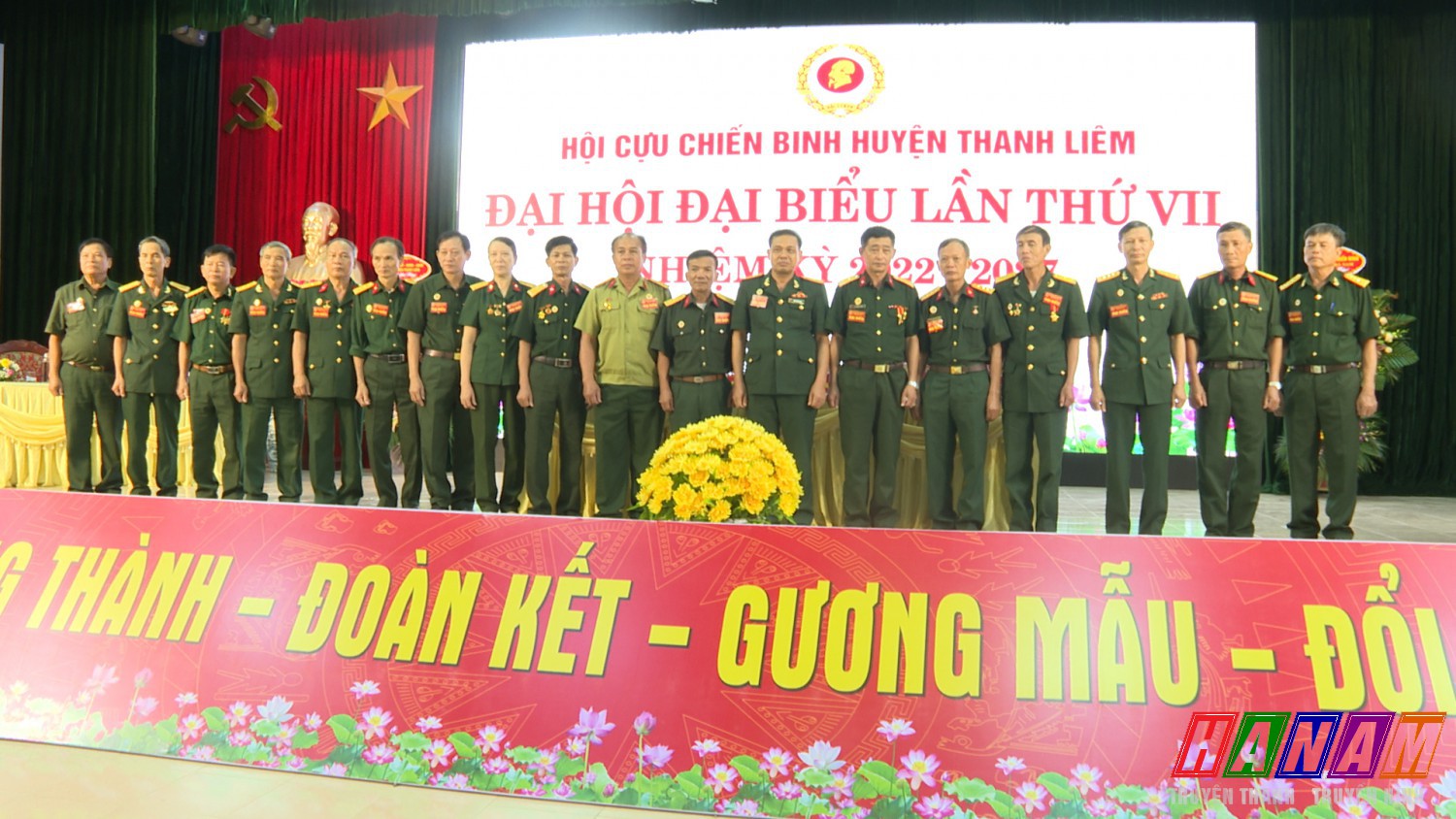 tin dung 00 01 04 01 Still318