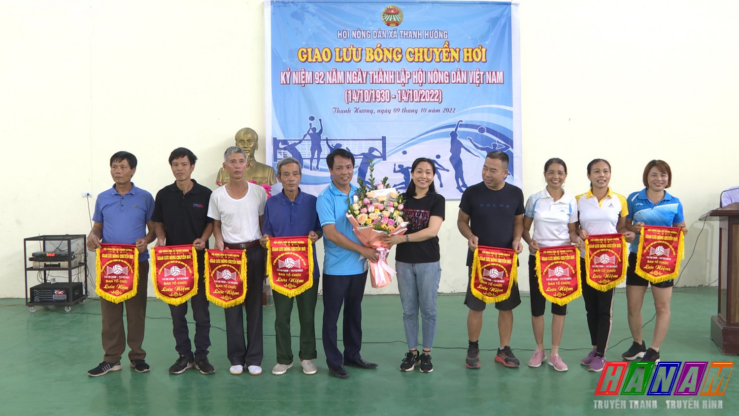 Xã Thanh Hương, huyện Thanh Liêm giao lưu bóng chuyền hơi.