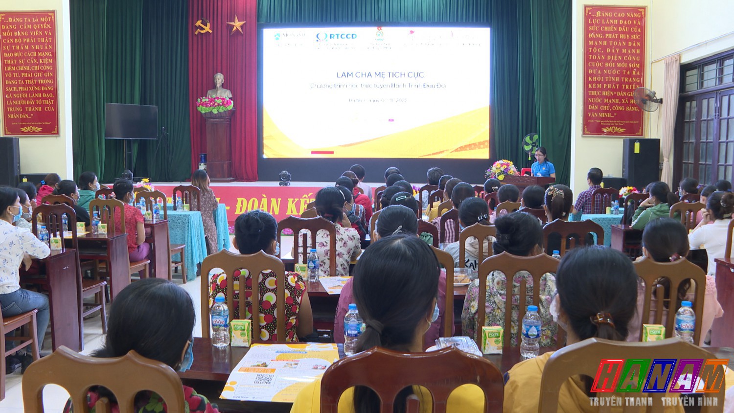 LĐLĐ tỉnh Hà Nam Hội thảo  "Làm cha mẹ tích cực".