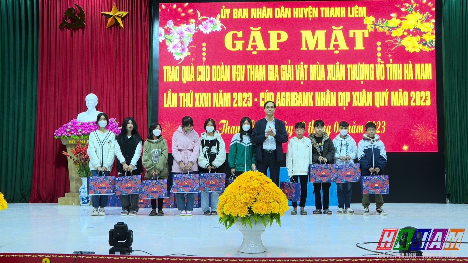 Thanh Liêm: gặp mặt, động viên và tặng quà các VĐV tham gia giải vật