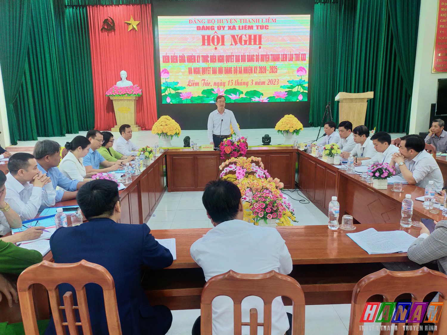 đồng chí Nguyễn Minh Tiến   TUV, BT HU, CT HĐND huyện phát biểu chỉ đạo tại hội nghị kiểm điểm xã Liêm Túc (1)