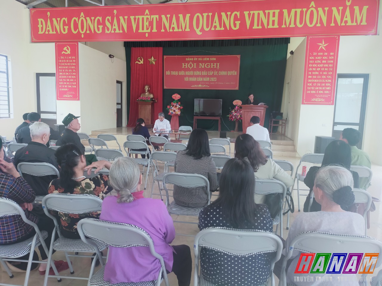 Toàn cảnh hội nghị (1)