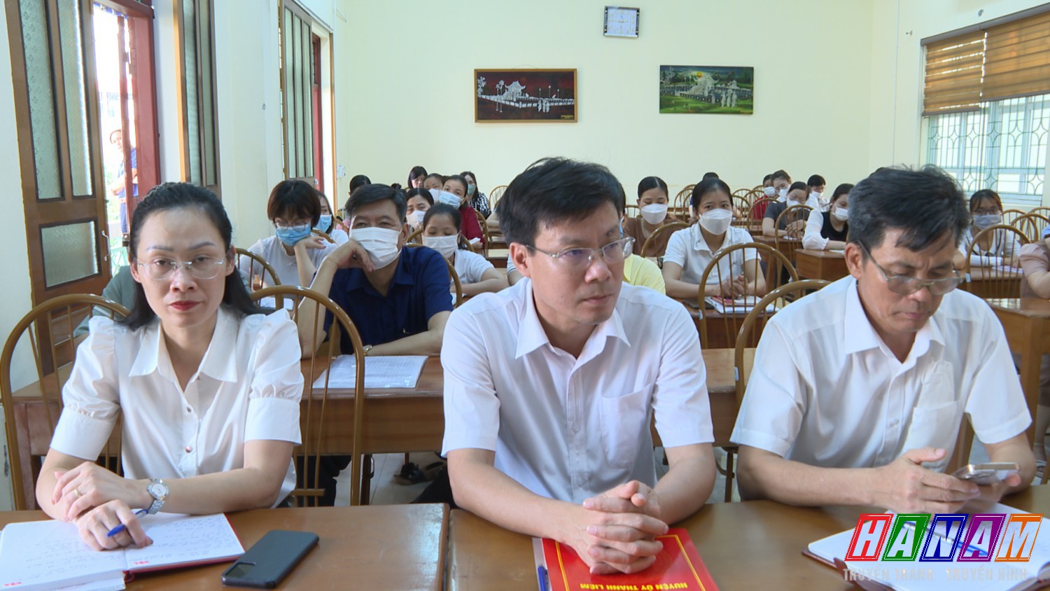 các đại biểu dự lễ khai mạc