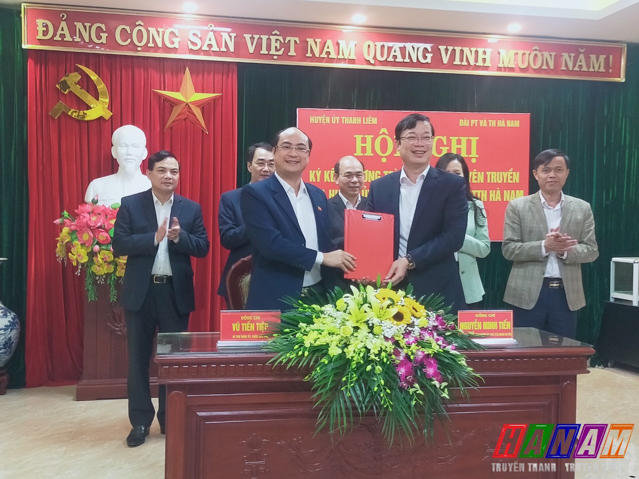 Hai bên cùng ký kết phối hợp tuyên truyền