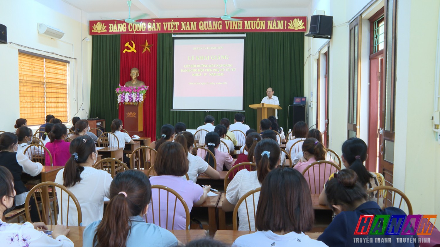 Khai giảng lớp bồi dưỡng LLCT