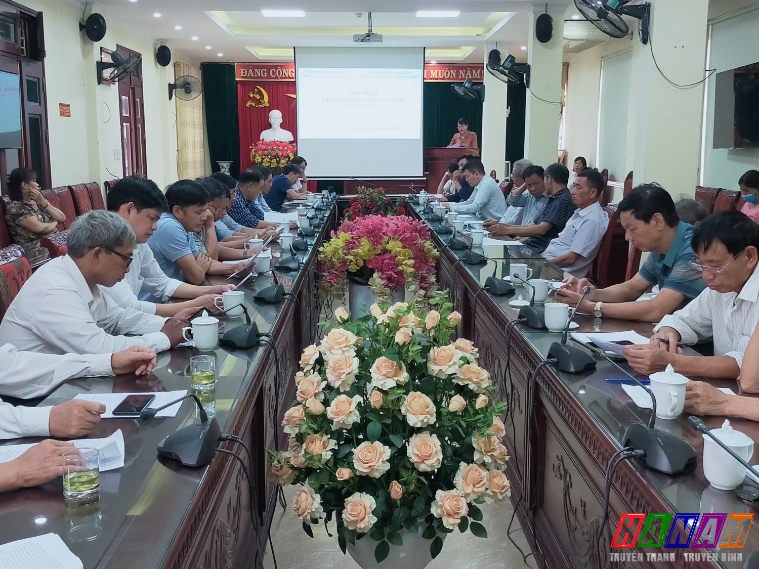 Toàn cảnh hội nghị (1)