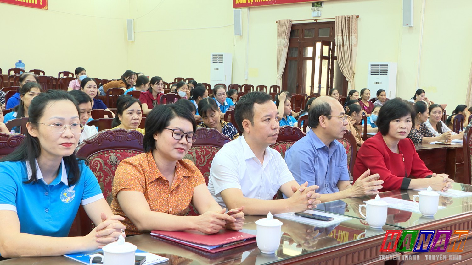 các đại biểu dự hội nghị