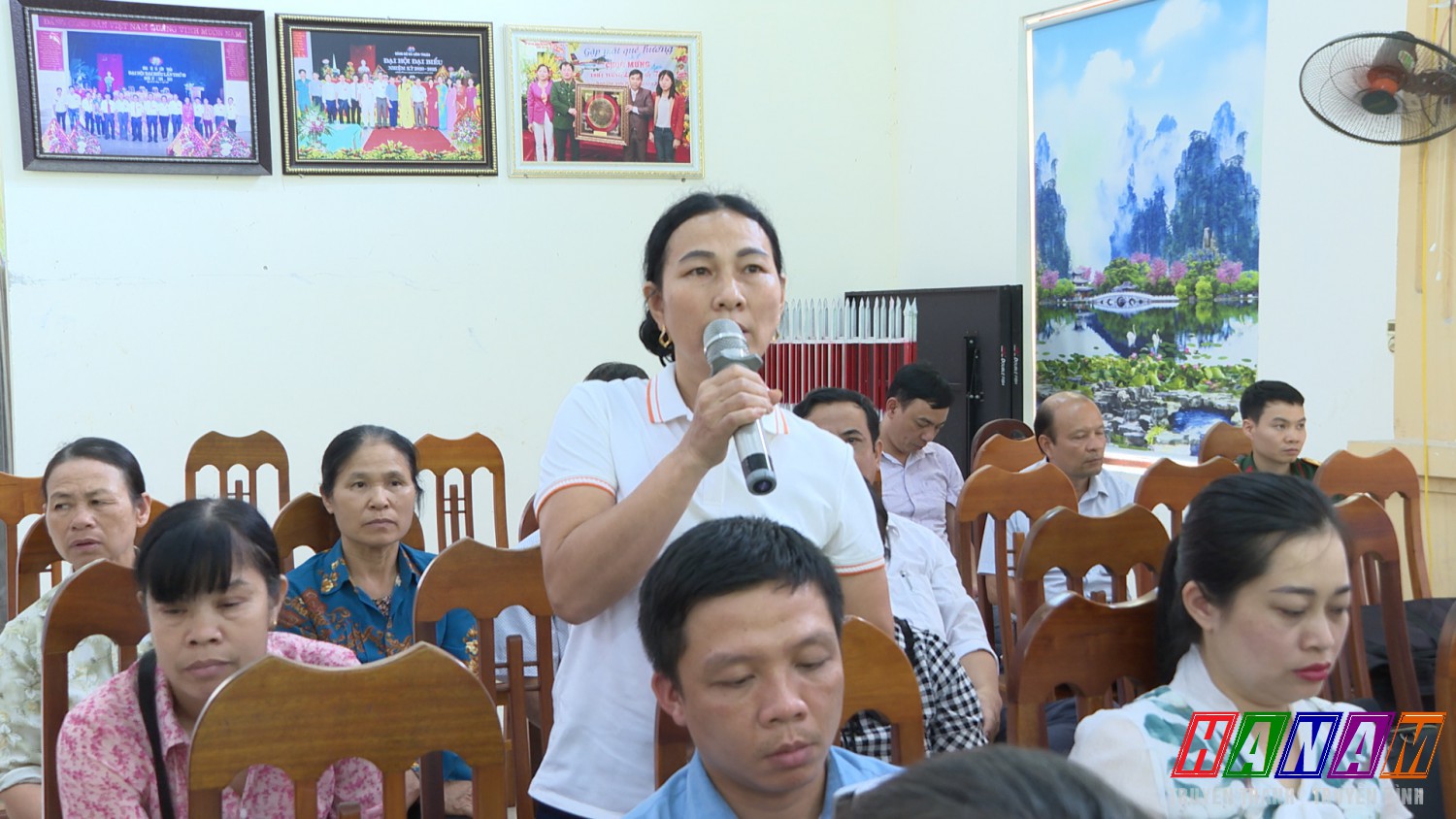 Cử tri xã Liêm Thuận phát biểu ý kiến