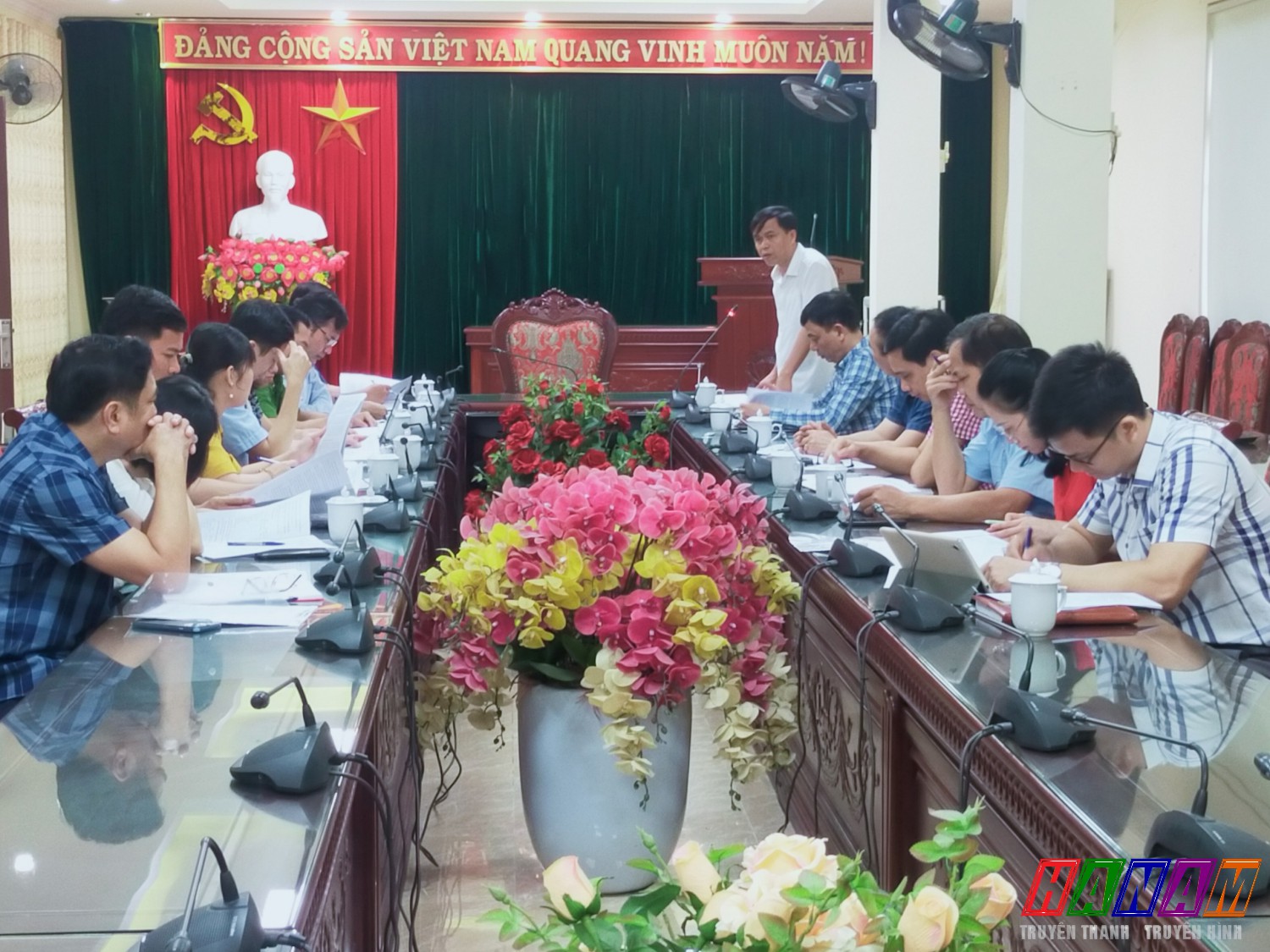 Đồng chí Trần văn Quân, phó CT UBND huyện, Phó trưởng ban Thường trực BCĐ tiếp thu các ý kiến của các đại biểu