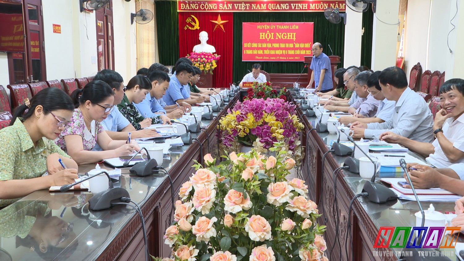 Đông chí Trần Xuân Thành - Phó Bí Thư Thường Trực Huyện Ủy phát biểu tại hội nghị. Ảnh: Kim Dung