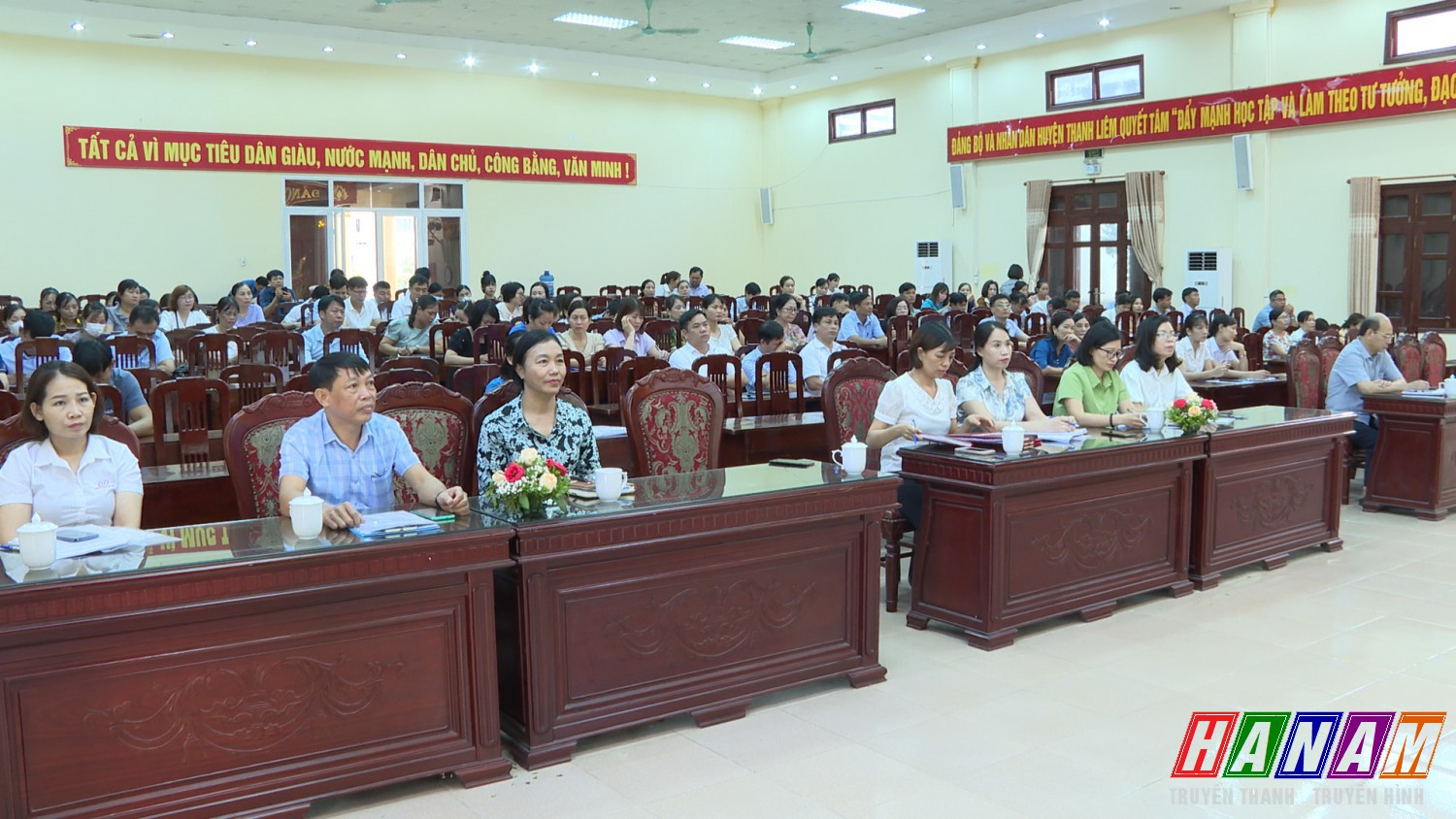 Toàn cảnh hội nghị