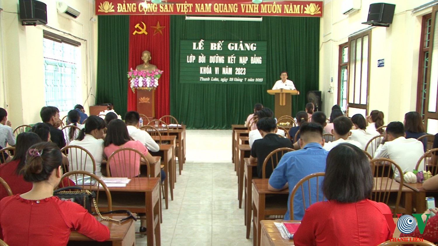 Toàn cảnh lễ bế giảng
