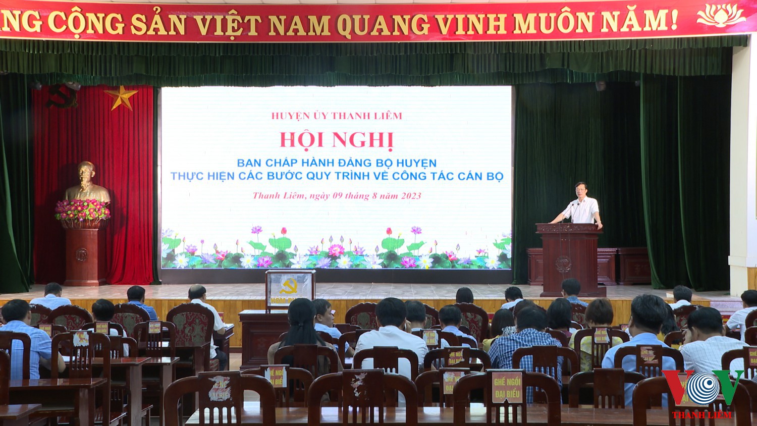 Đồng chí Nguyễn Minh Tiến - TUV, BT HU, CT HĐND huyện phát biểu