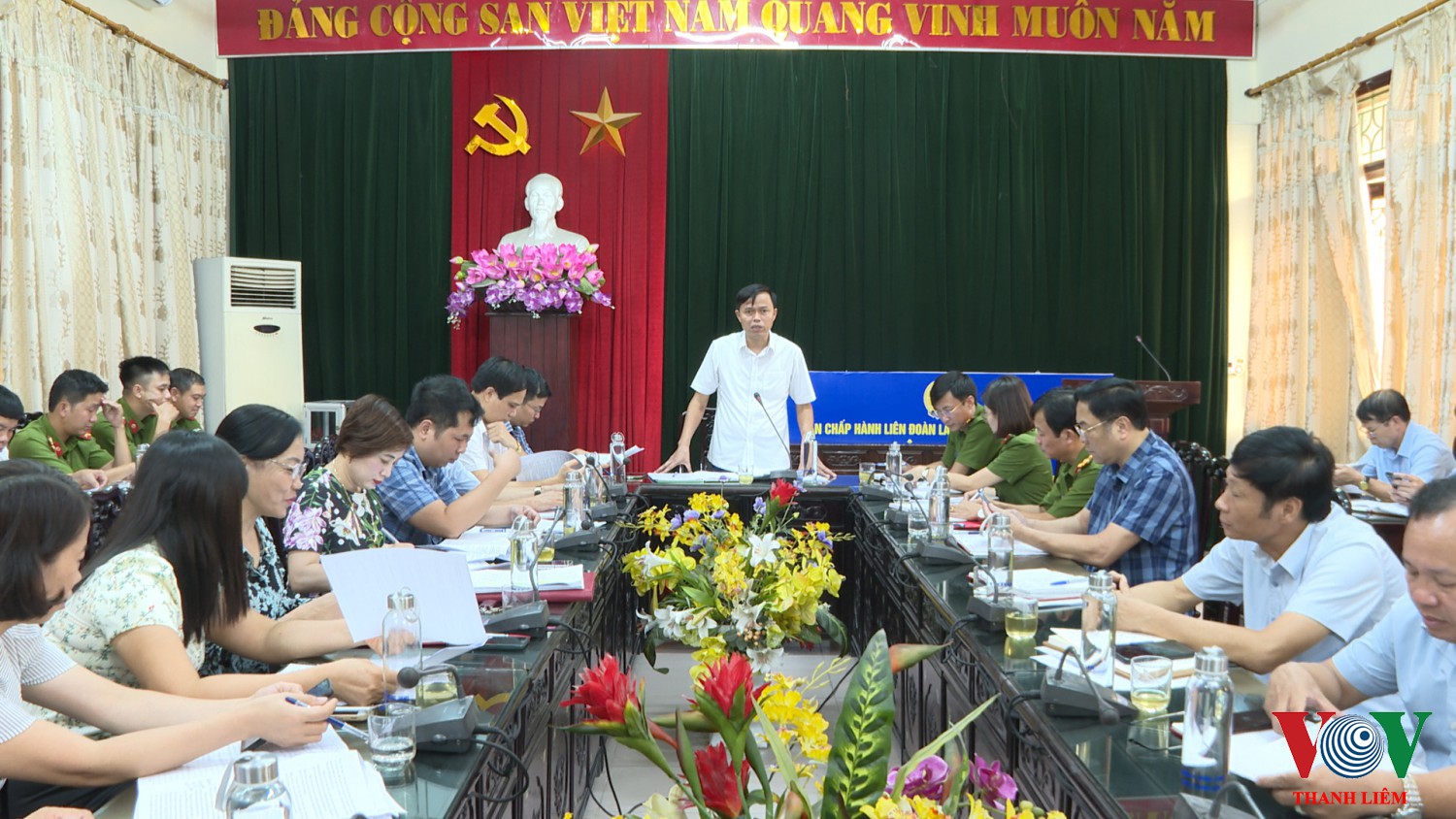 Đ/c Trần Văn Quân - Phó chủ tịch UBND huyện phát biểu tại HN . Ảnh: Kim Dung
