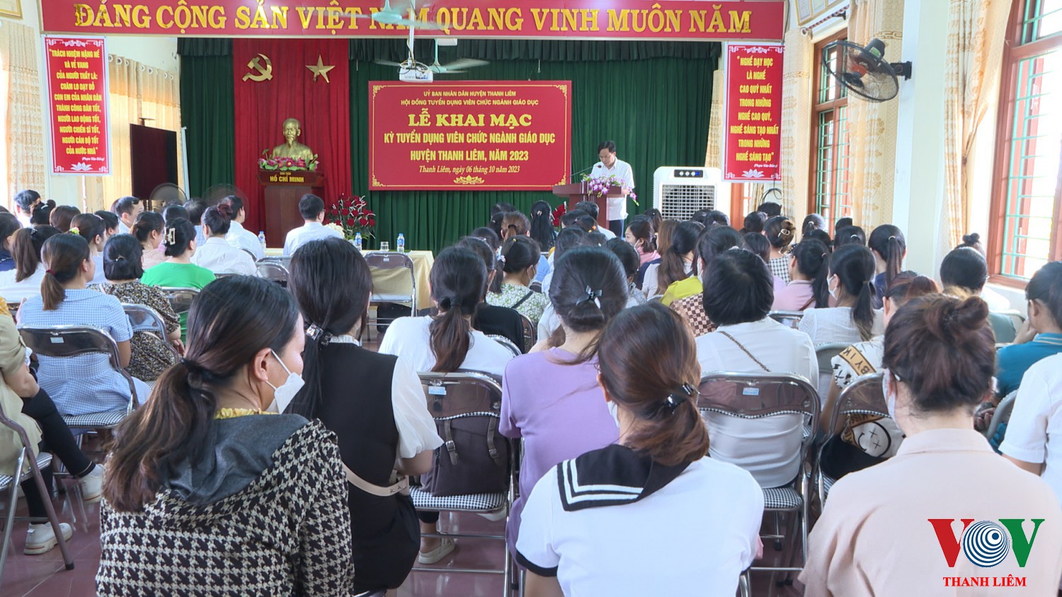 Đ/c Trần văn Quân - Phó chủ tịch UBND huyện phát biểu tại lễ khai mạc