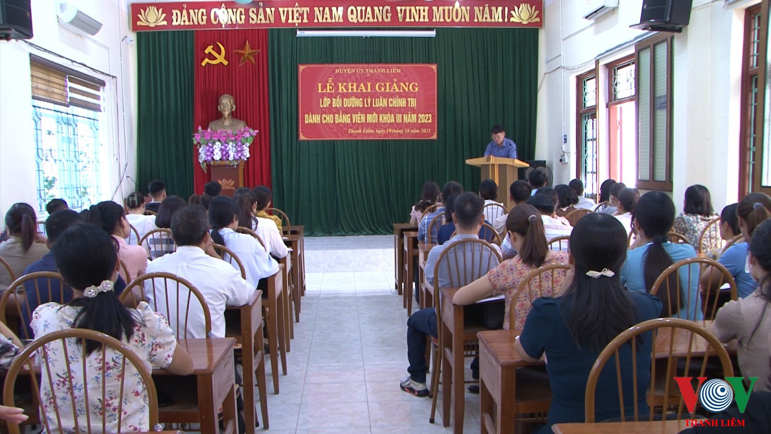 Lãnh đạo Trung tâm bồi dưỡng chính trị huyện khai mạc lớp