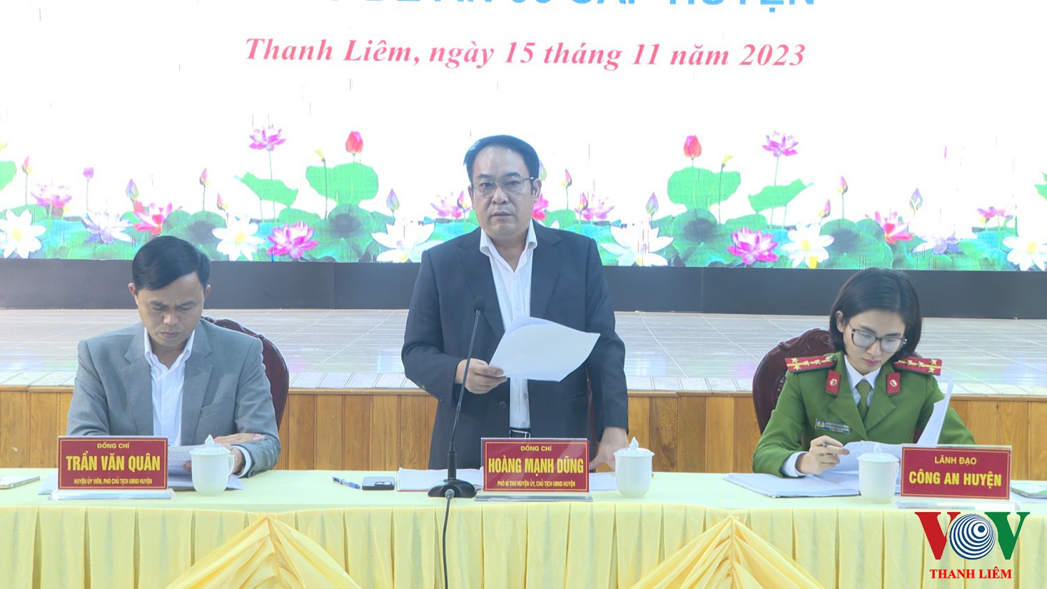 Đồng chí Hoàng Mạnh Dũng - Phó BT HU, CT UBND huyện, tổ trưởng tổ công tác Đề án 06 phát biểu chỉ đạo
