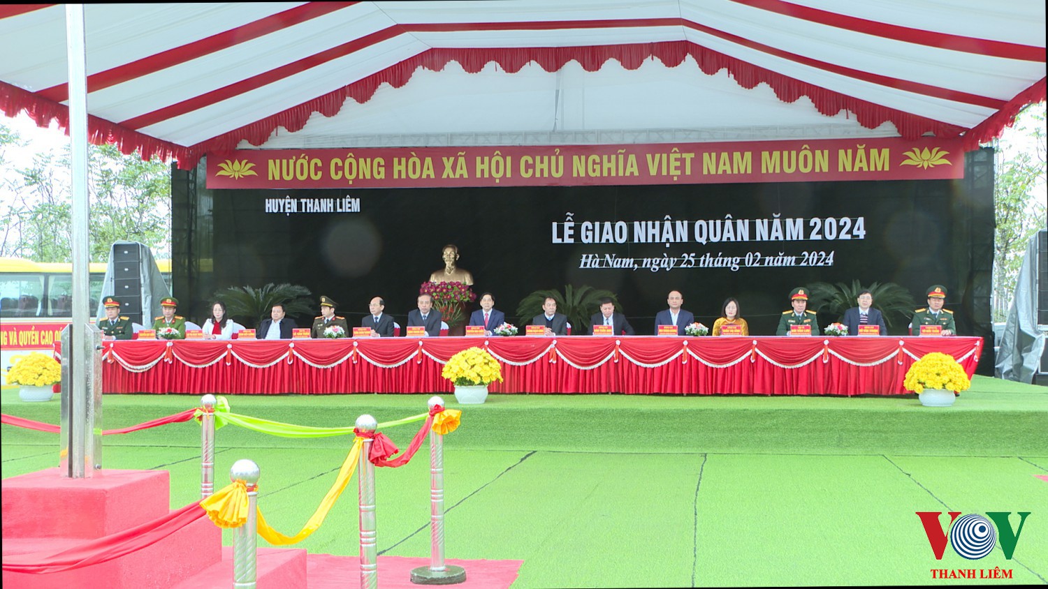 Đại biểu dự lễ giao nhận quân