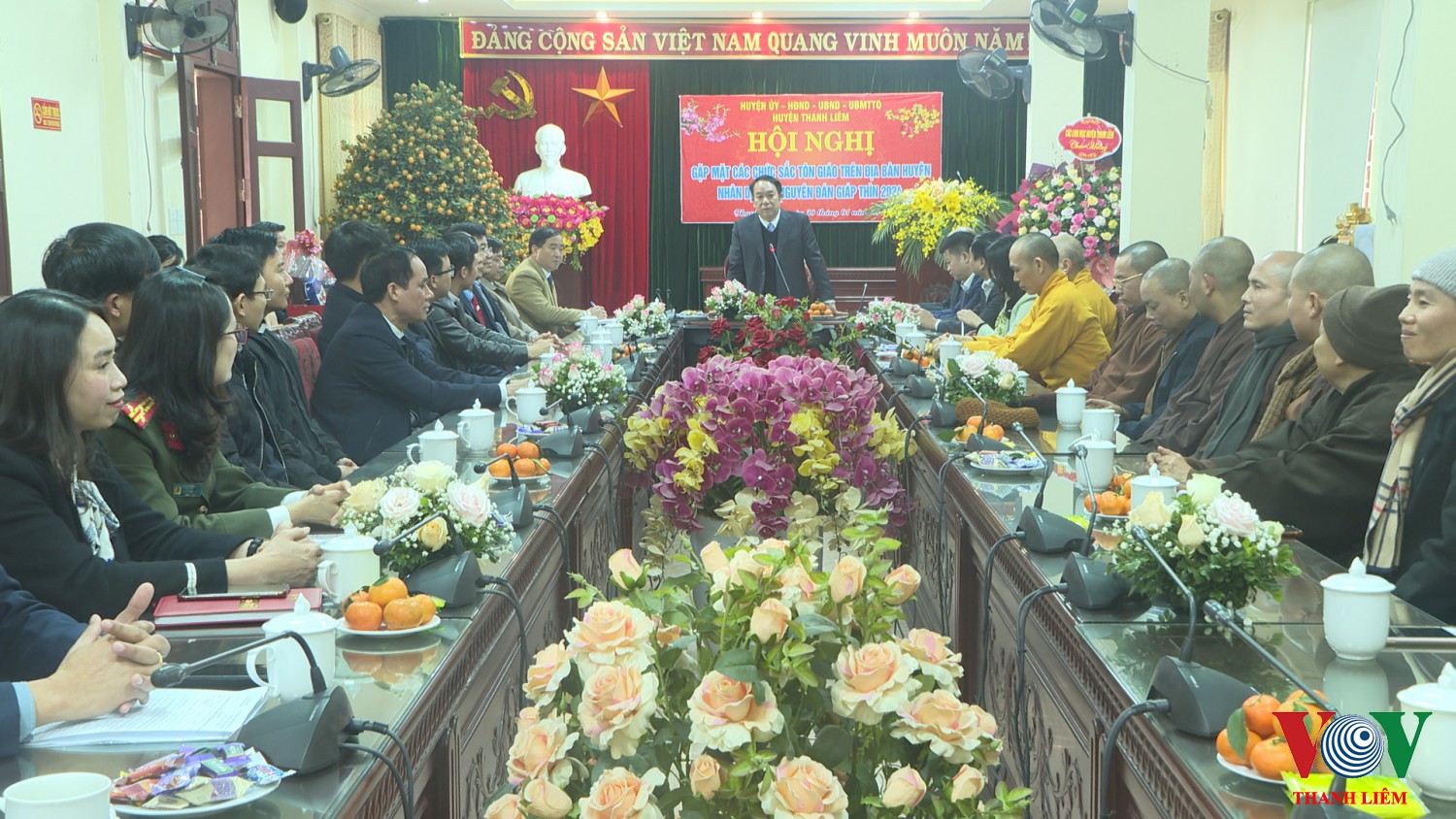 Đồng chí Hoàng Mạnh Dũng - bí thư Huyện ủy, Chủ tịch HĐND huyện phát biểu tại hội nghị.