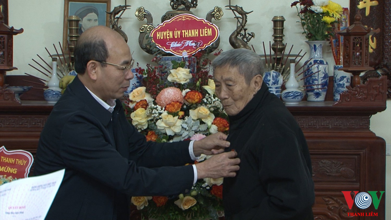 Thanh Liêm: trao tặng Huy hiệu 70 năm và 75 năm tuổi đảng