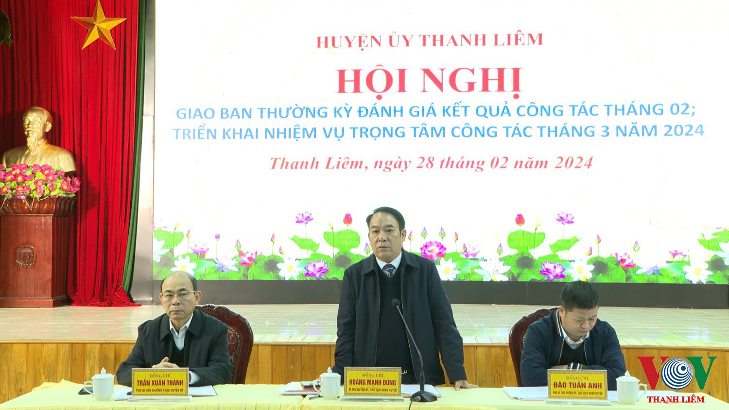 Đồng chí Hoàng Mạnh Dũng - BT Huyện ủy, Chủ tịch HĐND huyện phát biểu tại hội nghị. Ảnh: Kim Dung