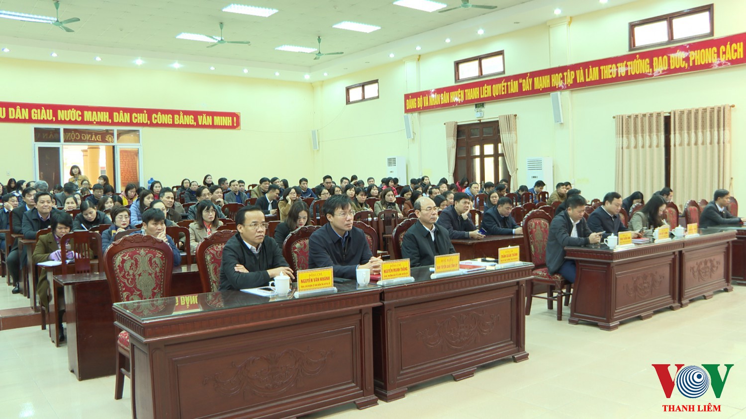 Điểm cầu học tập tại trung tâm huyện. Ảnh: Kim Dung