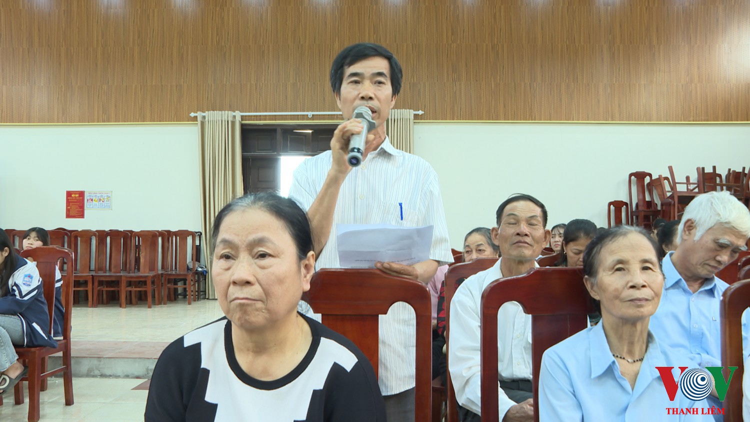 Hội viên nông dân ý kiến.