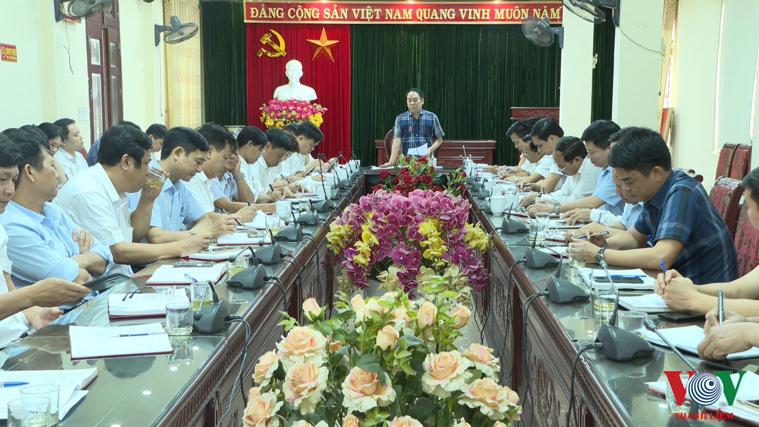 Đồng chí Hoàng Mạnh Dũng -BT HU, CT HĐND huyện phát biểu tại hội nghị. Ảnh: Kim Dung