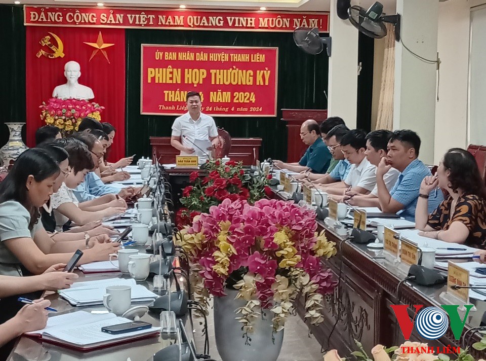 Đồng chí Đào Tuấn Anh – Phó BT HU, CT UBND huyện chủ trì hội nghị.
