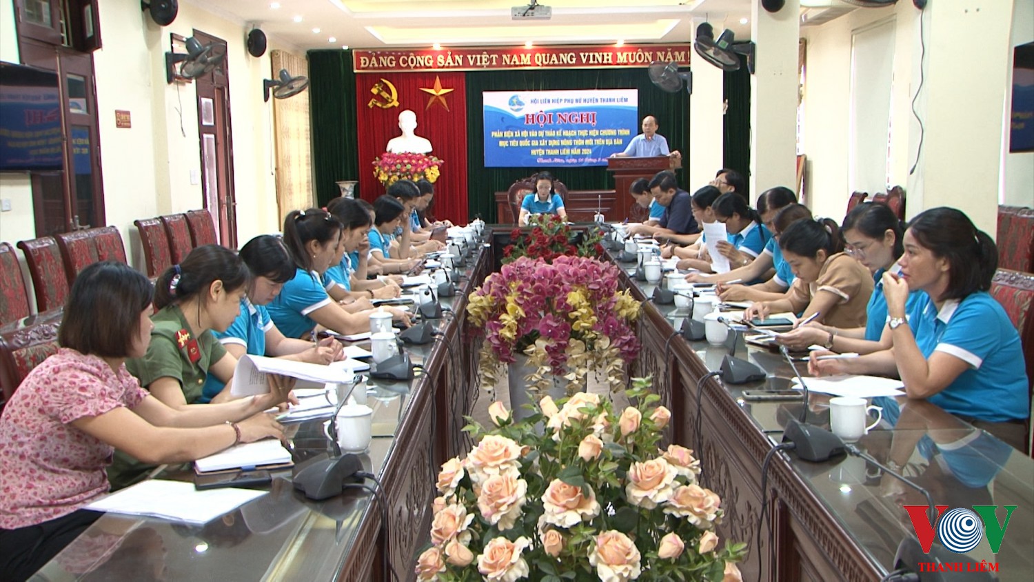 Đồng chí Trần Xuân Thành Phó BT Huyện ủy phát biểu tại hội nghị. Khắc Hùng