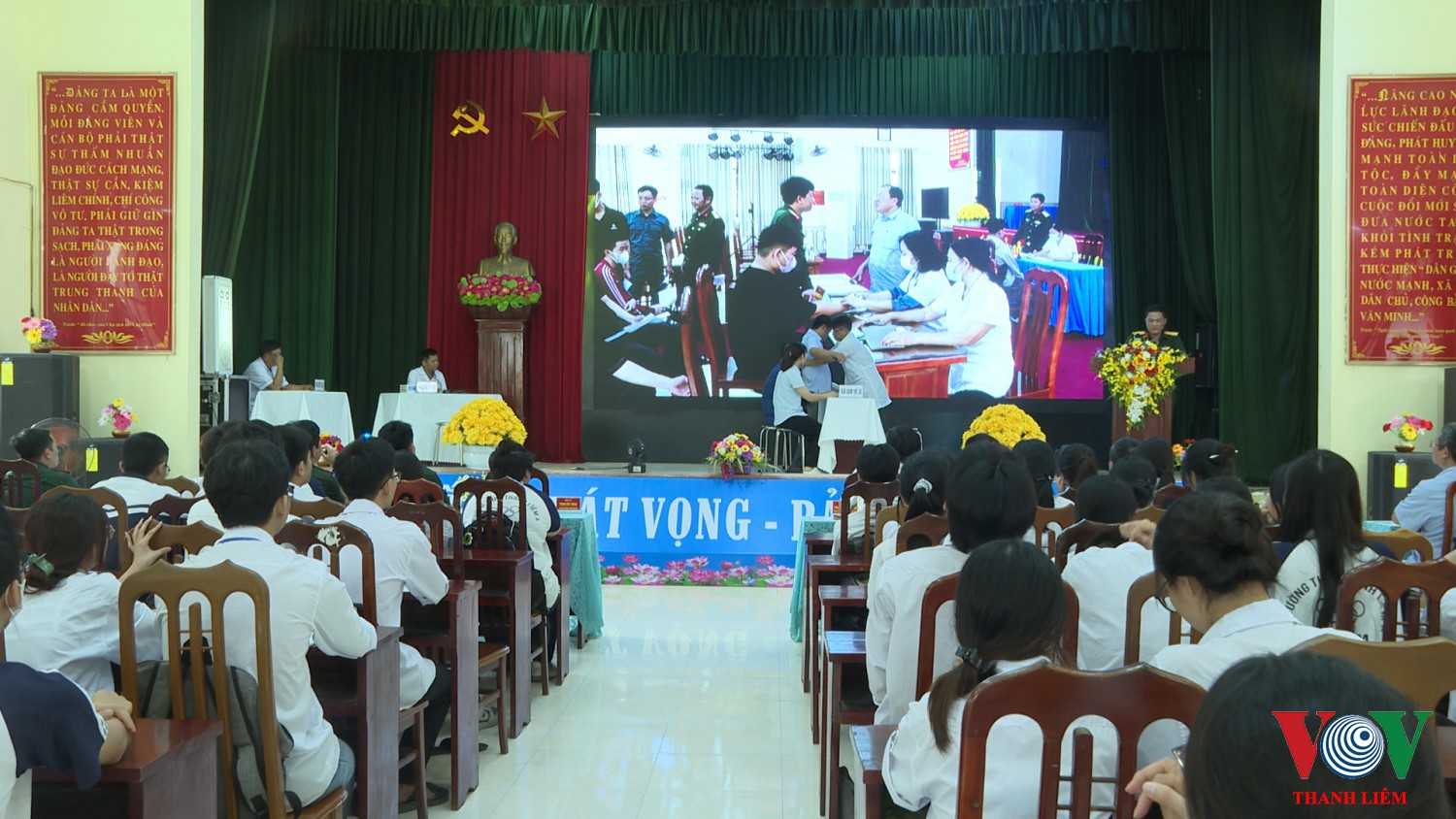 Thí sinh Hoàng Văn Tuấn tham gia hội thi tuyên truyền hướng nghiệp tuyển sinh quân sự