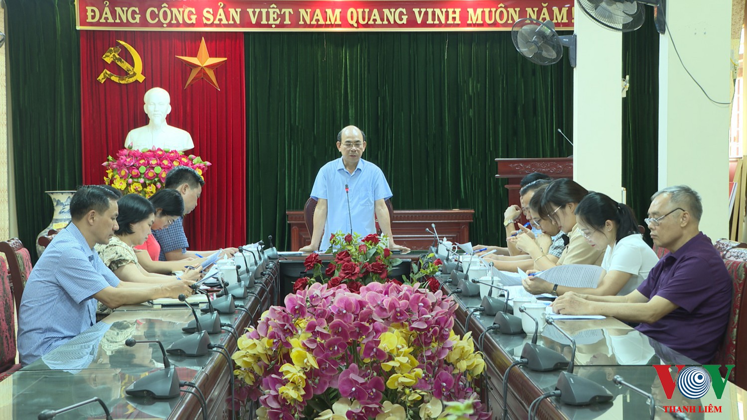 Đồng chí Trần Xuân Thành, Phó Bí thư Thường trực Huyện ủy, Trưởng tiểu Ban chủ trì hội nghị. Ảnh: Kim Dung