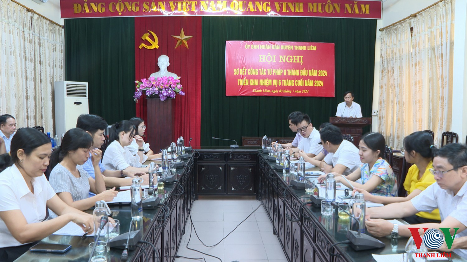 Đồng chí Trần Văn Quân – phó CT UBND huyện phát biểu tại hội nghị. Ảnh: Kim Dung