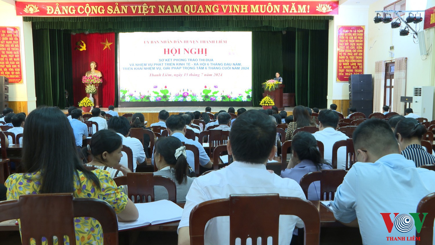 Đồng chí Hoàng Mạnh Dũng - BT HU, CT HĐND huyện phát biểu tại hội nghị. Ảnh: Kim Dung