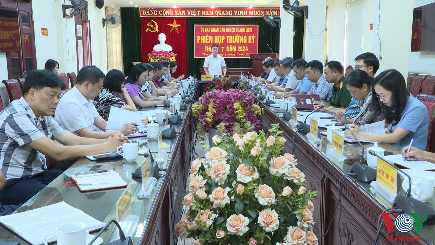 Đ/c Đào Tuấn Anh phó BT - CT UBND huyện chủ trì hội nghị. Ảnh: Kim Dung