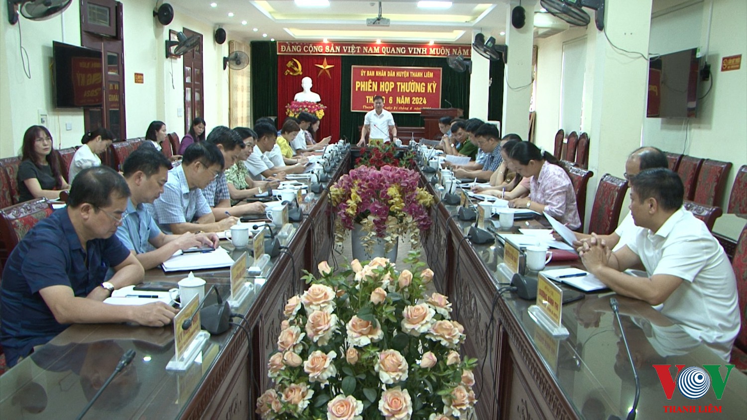 Đồng chí Đào Tuấn Anh phó BT HU CT UBND Huyện chủ trì Hội nghị