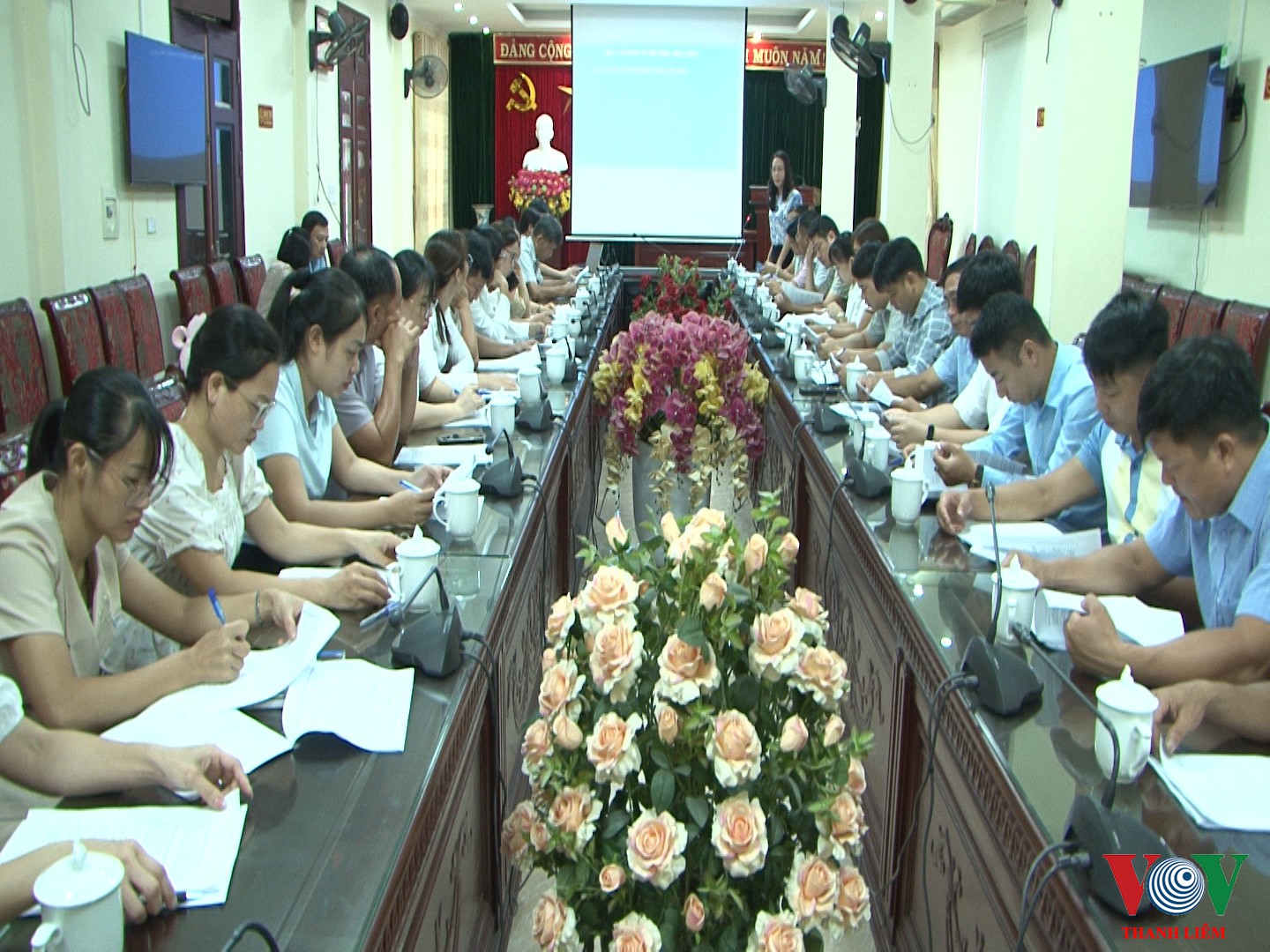 Đồng chí Lại Thị Ngọc Trâm- UV BTV HU, phó CT UBND huyện dự hội nghị. Ảnh: Khắc Hùng