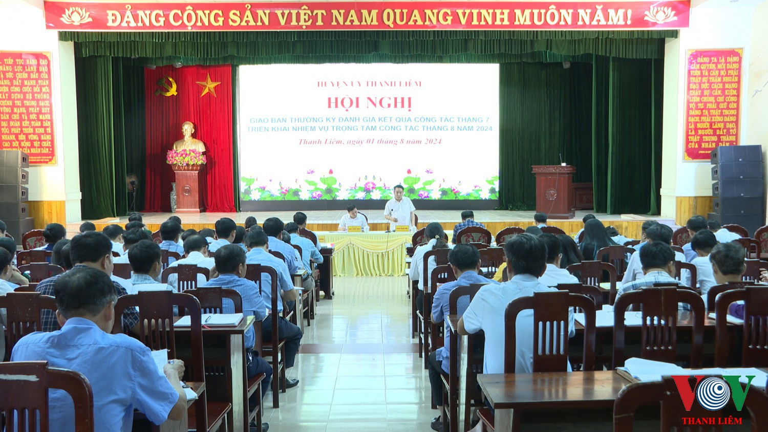Đồng chí Hoàng Mạnh Dũng - Bí thư Huyện ủy, Chủ tịch HĐND huyện phát biểu tại hội nghị. Ảnh: Kim Dung