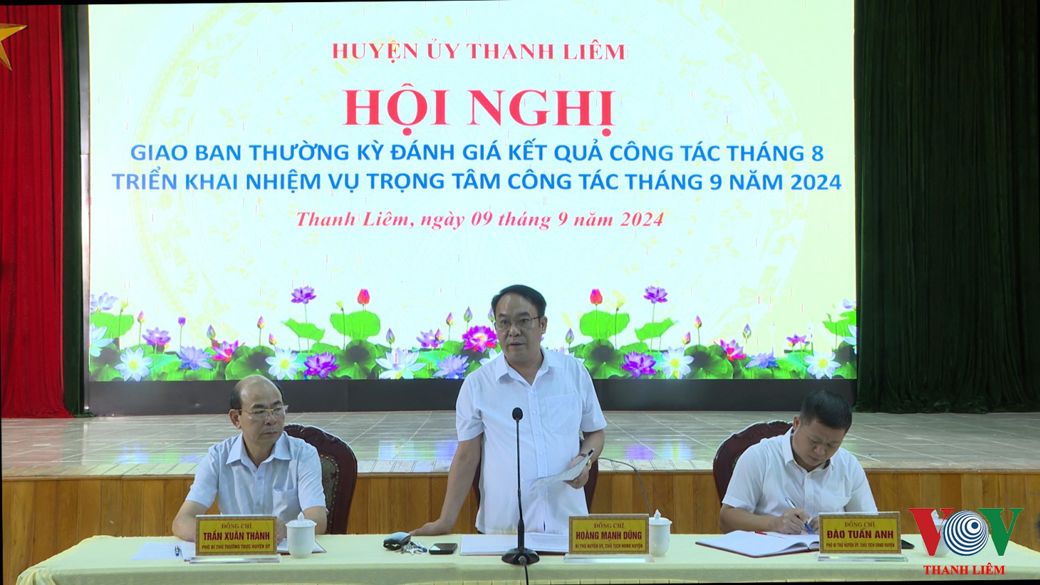 Đồng chí Hoàng Mạnh Dũng - Bí thư Huyện ủy, Chủ tịch HĐND huyện phát biểu tại hội nghị. Ảnh: Kim Dung