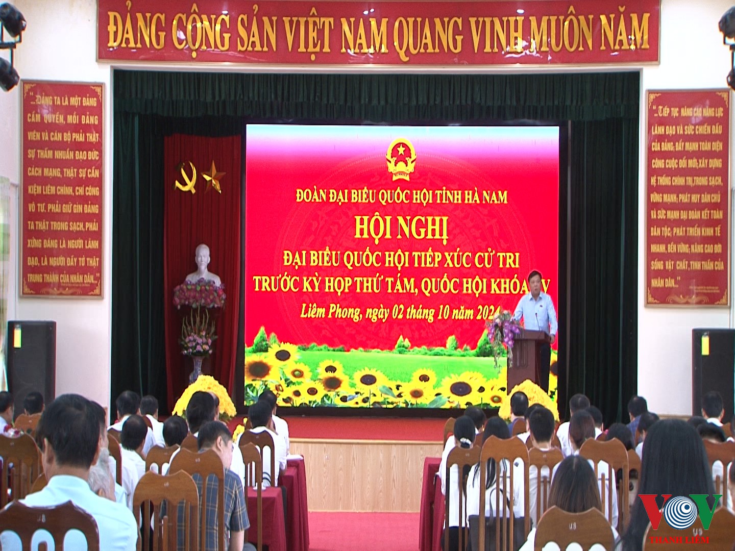 Đại biểu Phạm Hùng Thắng ,Phó trưởng Đoàn ĐBQH tỉnh Hà Nam tiếp thu và giải trình ý kiến kiến nghị của cử tri