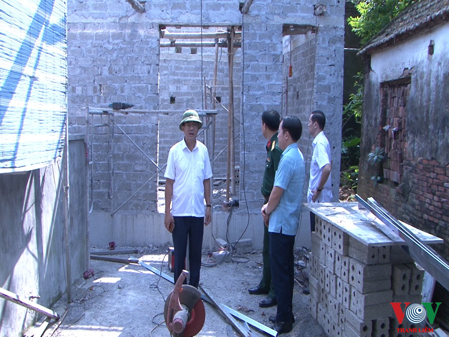 Đoàn kiểm tra thực tế. Ảnh: Khắc Hùng