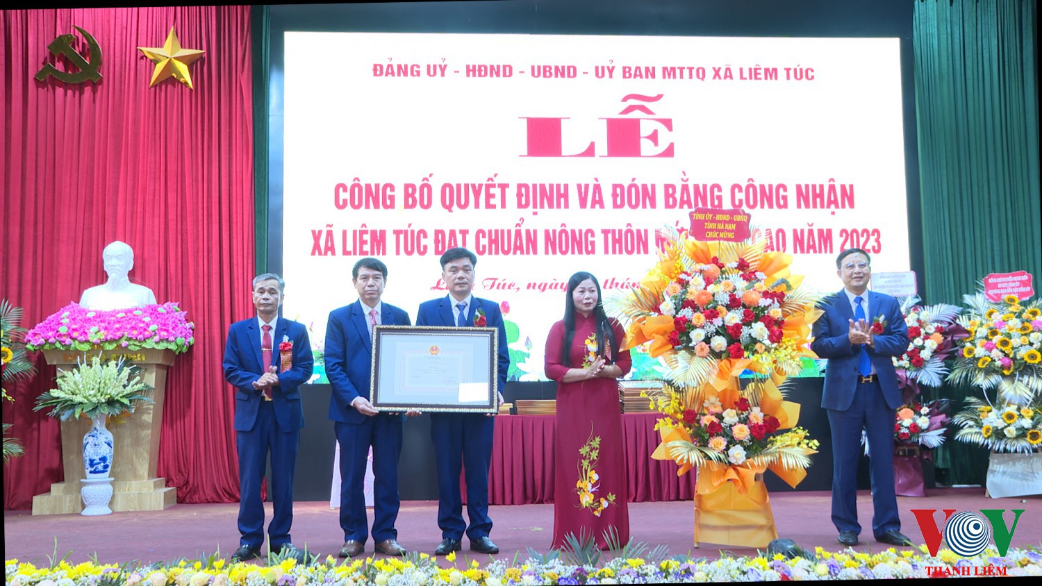 Trao bằng công nhận xã đạt chuẩn NTM nâng cao năm 2023 cho xã Liêm Túc