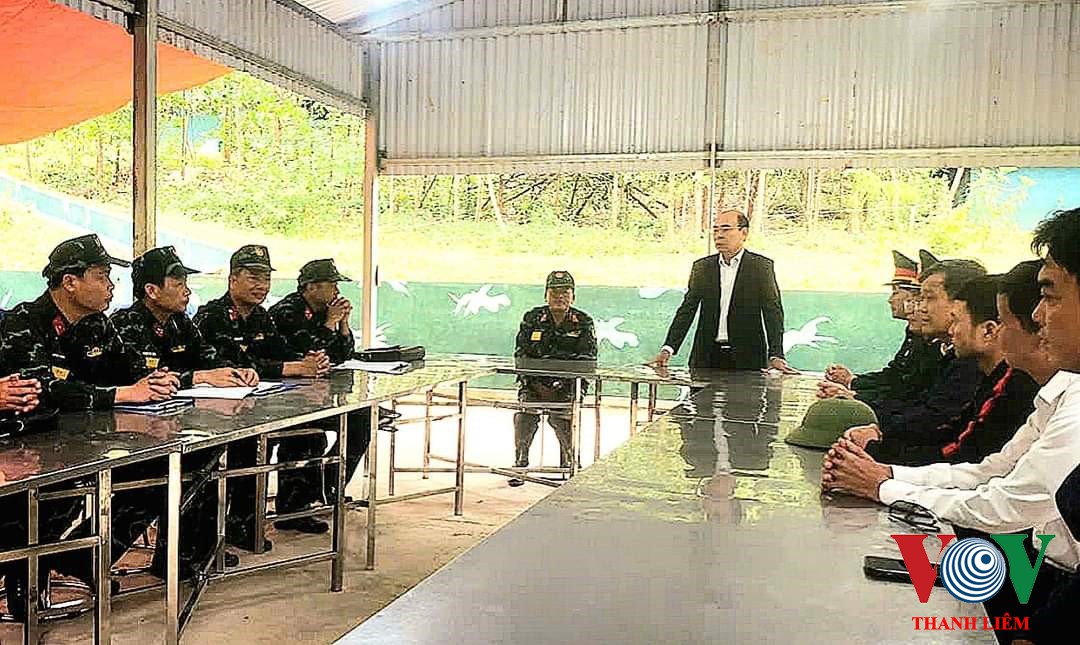 Đồng chí Trần Xuân Thành – Phó Bí thư Thường trực Huyện ủy phát biểu động viên cán bộ, chiến sĩ Sư đoàn 350, Quân khu 3.