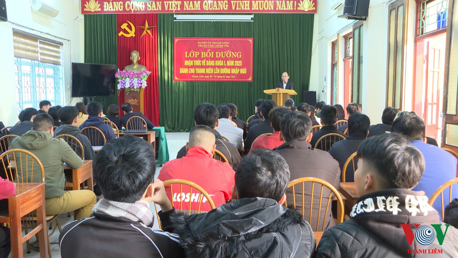 Đồng chí Trần Xuân Thành, Phó BT TT HU phát biểu tại lễ khai giảng. Ảnh: Kim Dung