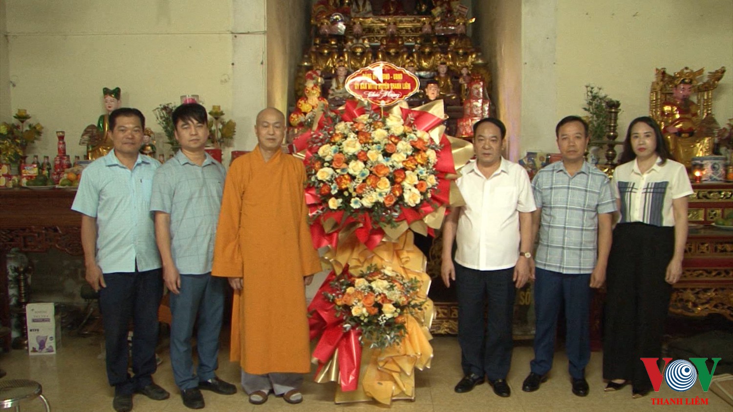 Lãnh đạo huyện Thanh Liêm thăm chúc mừng các chùa nhân dịp Đại lễ Phật đản.