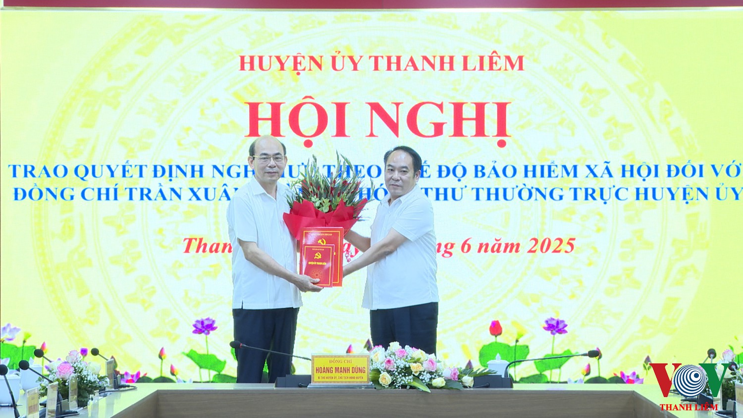 Huyện ủy Thanh Liêm công bố Quyết định của Ban Thường vụ Tỉnh ủy về việc nghỉ hưu để hưởng chế độ